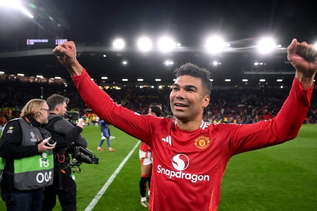 What is Remontada in Soccer? What Does Remontada Mean? - crosssportscentral.com Manchester United's Casemiro celebrating after win against lyon in Europa League.